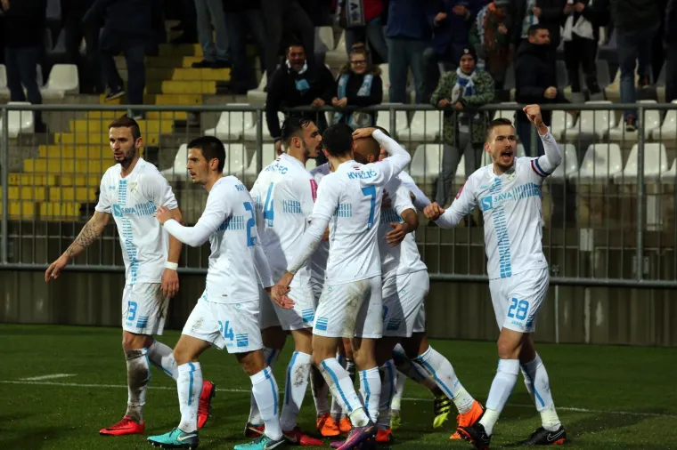 DERBI NA RUJEVICI: Rijeka s igračem vi&scaron;e potopila Modre