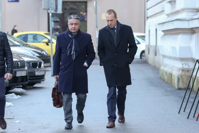 Tomislav Saucha u pratnji odvjetnika dolazi na Županijski sud
