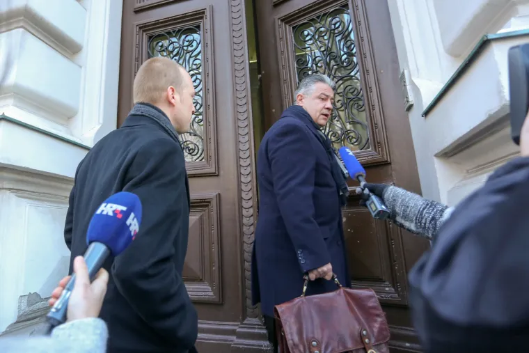Tomislav Saucha u pratnji odvjetnika dolazi na Županijski sud