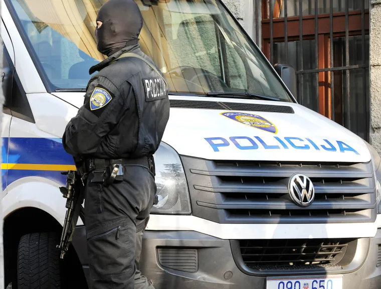 Pogledajte privođenje: ovo su ljudi koji su 'pali' sa 100 kilograma kokaina