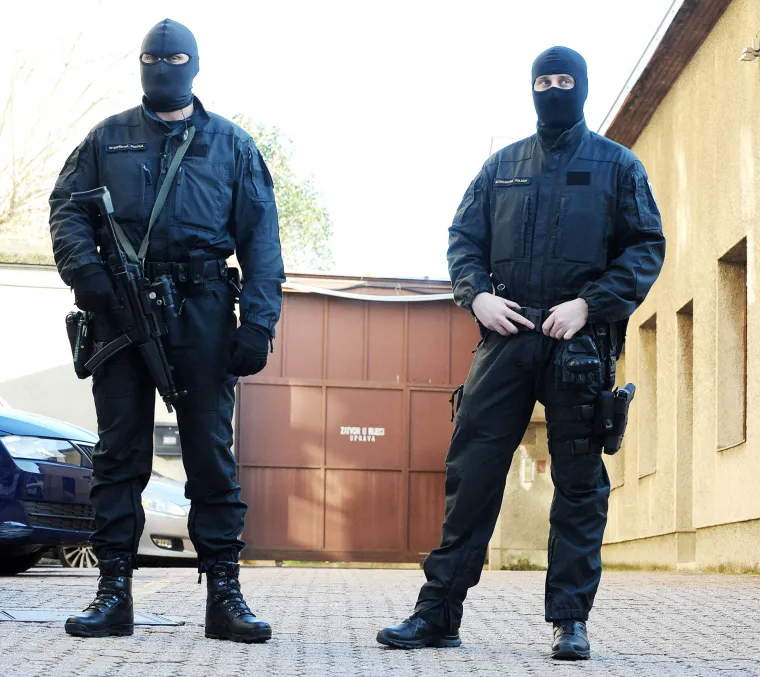 Pogledajte privođenje: ovo su ljudi koji su 'pali' sa 100 kilograma kokaina