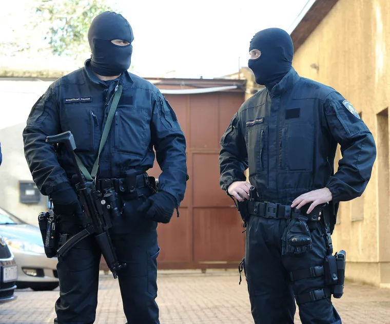 Pogledajte privođenje: ovo su ljudi koji su 'pali' sa 100 kilograma kokaina