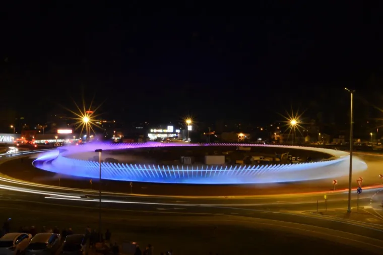 Ulupali vi&scaron;e od 30 milijuna kuna u osvijetljeni kružni tok u Puli, a jo&scaron; uvijek nema uporabnu dozvolu