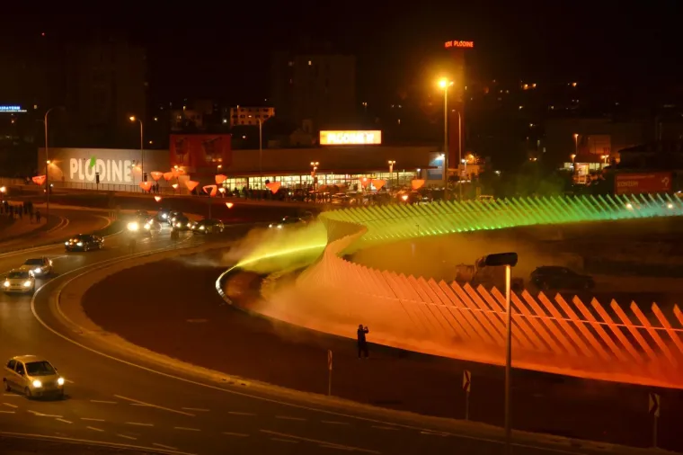 Ulupali vi&scaron;e od 30 milijuna kuna u osvijetljeni kružni tok u Puli, a jo&scaron; uvijek nema uporabnu dozvolu