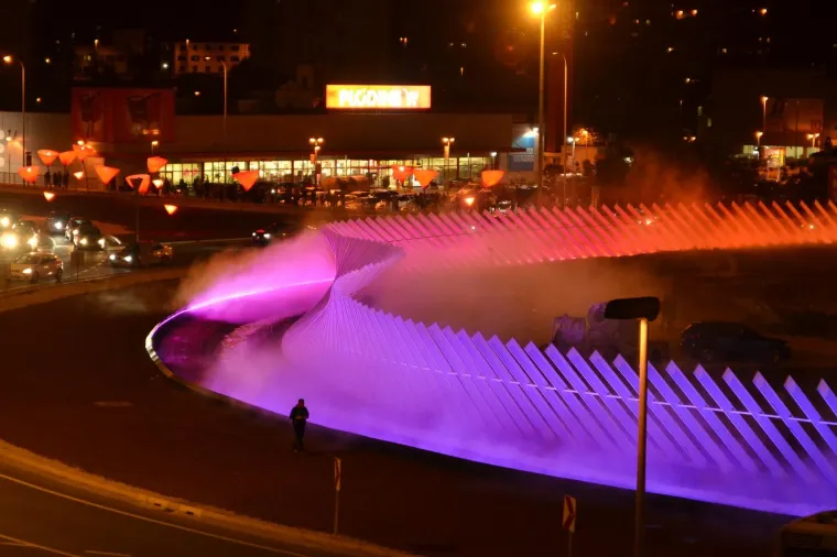 Ulupali vi&scaron;e od 30 milijuna kuna u osvijetljeni kružni tok u Puli, a jo&scaron; uvijek nema uporabnu dozvolu