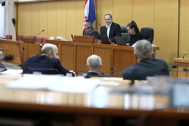 Neobična situacija: zbog odsutnosti predsjednika, Hajda&scaron; Dončić počeo sjednicu da proglasi stanku