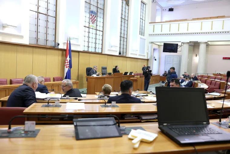 Neobična situacija: zbog odsutnosti predsjednika, Hajda&scaron; Dončić počeo sjednicu da proglasi stanku