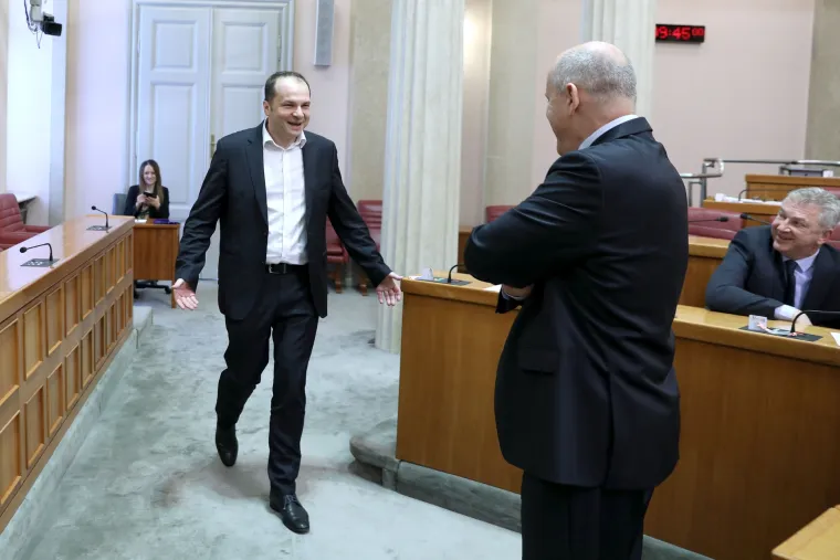 Neobična situacija: zbog odsutnosti predsjednika, Hajda&scaron; Dončić počeo sjednicu da proglasi stanku