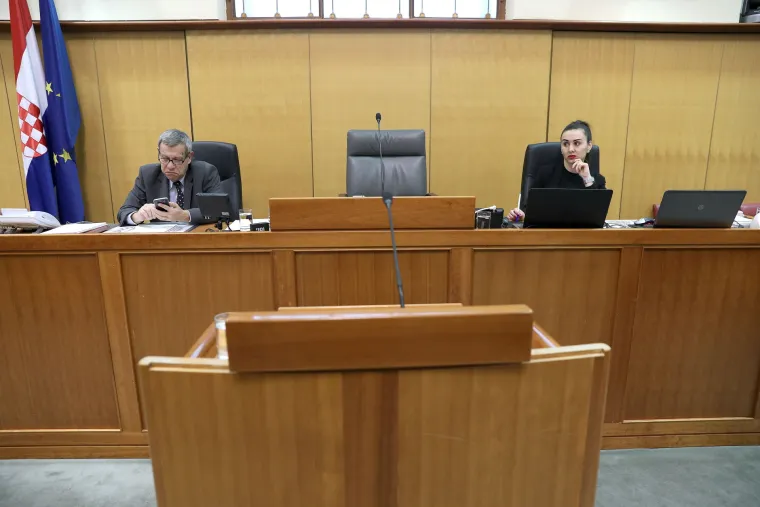 Neobična situacija: zbog odsutnosti predsjednika, Hajda&scaron; Dončić počeo sjednicu da proglasi stanku