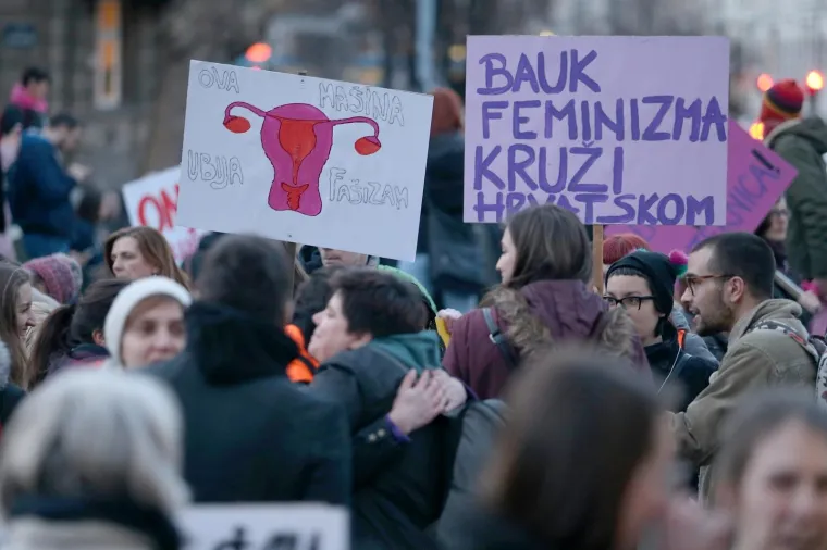 Jučer je održan treći po redu osmomartovski Noćni marš za prava žena: Evo kako je bilo