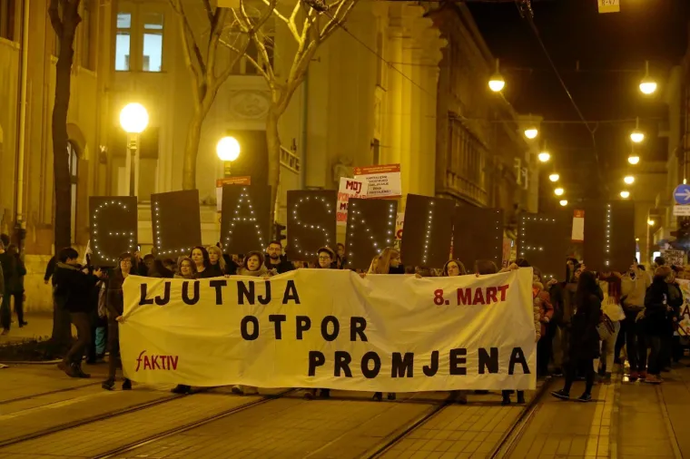 Jučer je održan treći po redu osmomartovski Noćni marš za prava žena: Evo kako je bilo