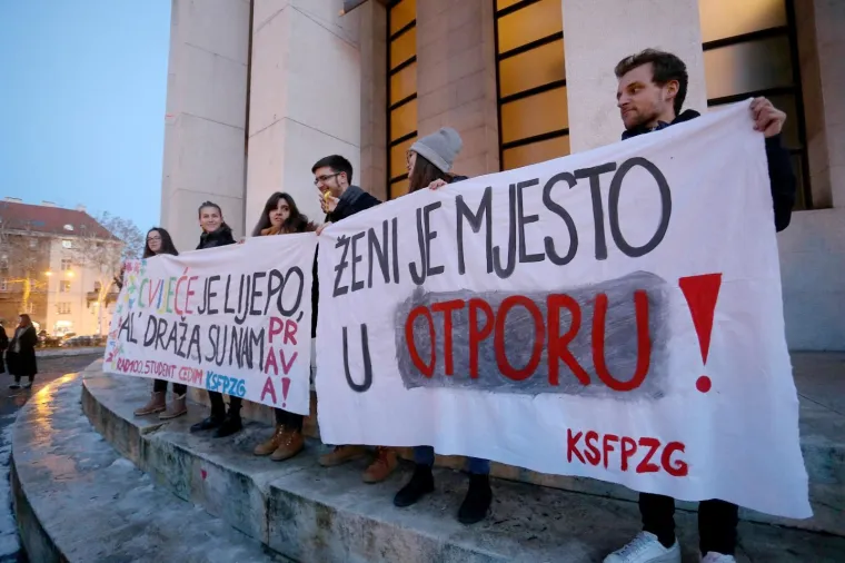 Jučer je održan treći po redu osmomartovski Noćni marš za prava žena: Evo kako je bilo