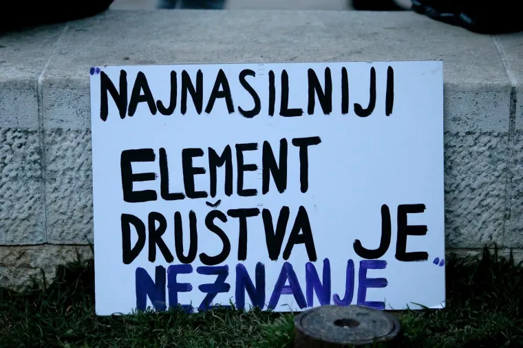 Jučer je održan treći po redu osmomartovski Noćni marš za prava žena: Evo kako je bilo