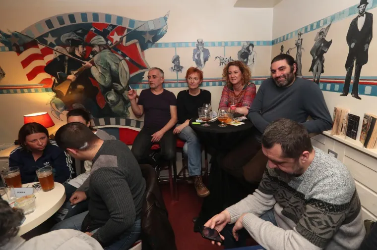 Chuck Norris dobio spomenik u Sloboštini povodom svojeg 78. rođendana