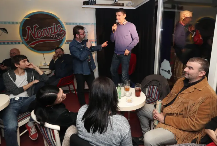 Chuck Norris dobio spomenik u Slobo&scaron;tini povodom svojeg 78. rođendana