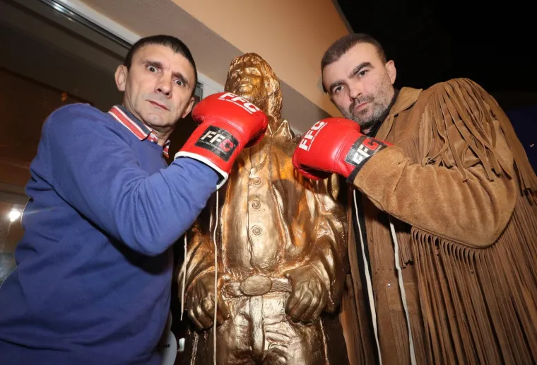 Chuck Norris dobio spomenik u Slobo&scaron;tini povodom svojeg 78. rođendana