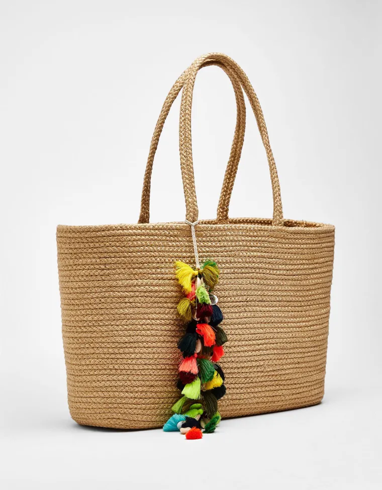Torba od jute s pomponima, Bershka, 249,90 kuna