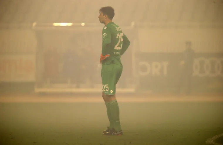 SPLIĆANE ČEKA NOVA KAZNA: Torcida opet napravila bakljadu na Poljduu