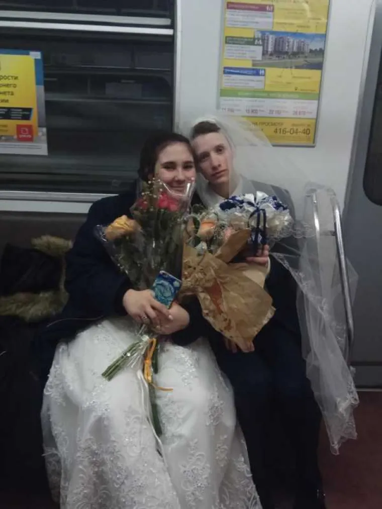 RUSKA MODA TOLIKO JE BIZARNA DA BI SE MOGLA POJAVITI NA MODNIM PISTAMA: Neukus je novi ukus