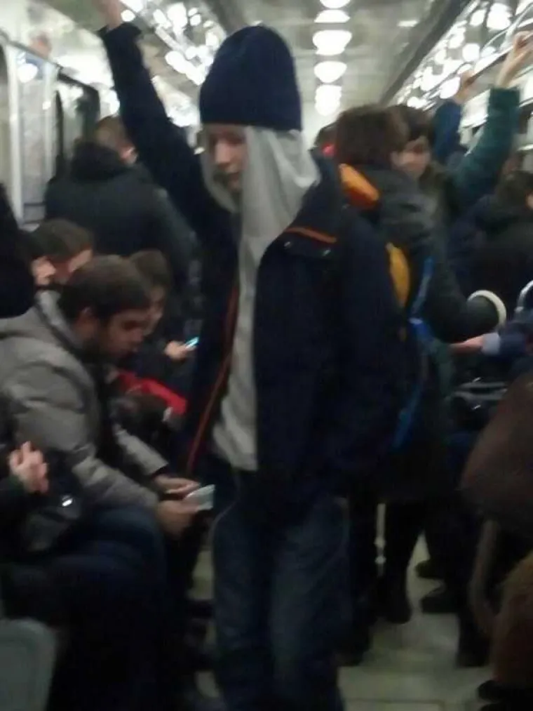 RUSKA MODA TOLIKO JE BIZARNA DA BI SE MOGLA POJAVITI NA MODNIM PISTAMA: Neukus je novi ukus