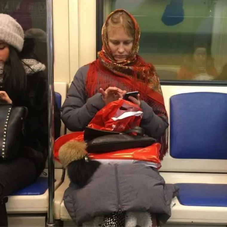 RUSKA MODA TOLIKO JE BIZARNA DA BI SE MOGLA POJAVITI NA MODNIM PISTAMA: Neukus je novi ukus