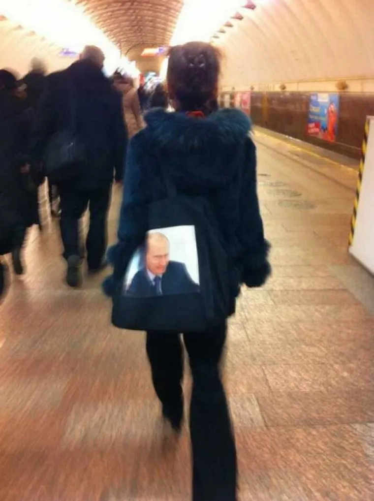 RUSKA MODA TOLIKO JE BIZARNA DA BI SE MOGLA POJAVITI NA MODNIM PISTAMA: Neukus je novi ukus