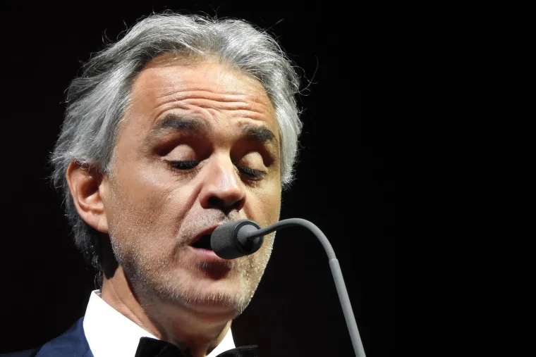 ANDREA BOCELLI ODUŠEVIO PREPUNU ARENU: Samo najveći sretnici prisustvovali koncertu za koji se tražila karta više