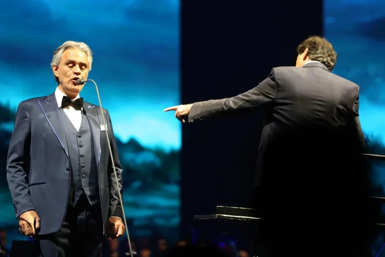 ANDREA BOCELLI ODUŠEVIO PREPUNU ARENU: Samo najveći sretnici prisustvovali koncertu za koji se tražila karta više