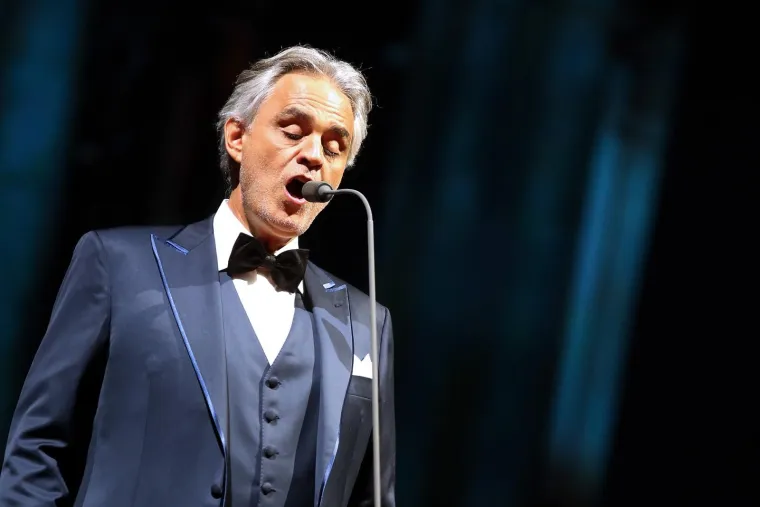 ANDREA BOCELLI ODUŠEVIO PREPUNU ARENU: Samo najveći sretnici prisustvovali koncertu za koji se tražila karta više