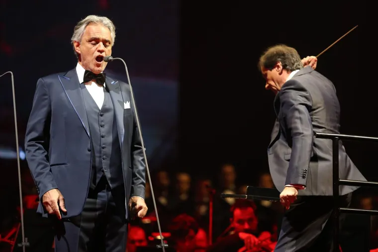 ANDREA BOCELLI ODUŠEVIO PREPUNU ARENU: Samo najveći sretnici prisustvovali koncertu za koji se tražila karta više