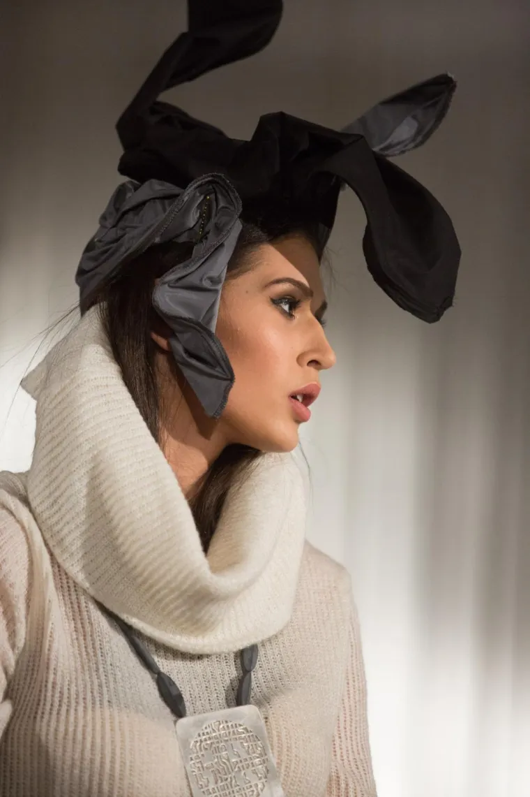 U petak, 9.3., na Zagrebačkom su velesajmu otvoreni 20. po redu Dani ljepote i fitnessa, sajam koji okuplja sve ljubitelje mode, kozmetike, fitnessa i ljepote, a upravo ondje jučer je održana revija jednog od najpoznatijih lica hrvatske modne scene, Viktora Drage