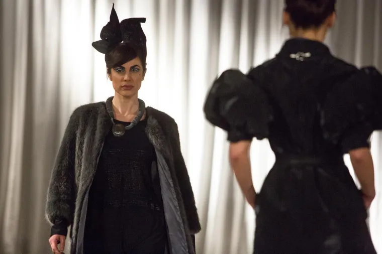 Revija Viktora Drage, kao i svečani domjenak, održani su povodom 20. rođendana Sajma, a okupljeni su mogli vidjeti još neke njegove posebne i nesvakidašnje modne komade