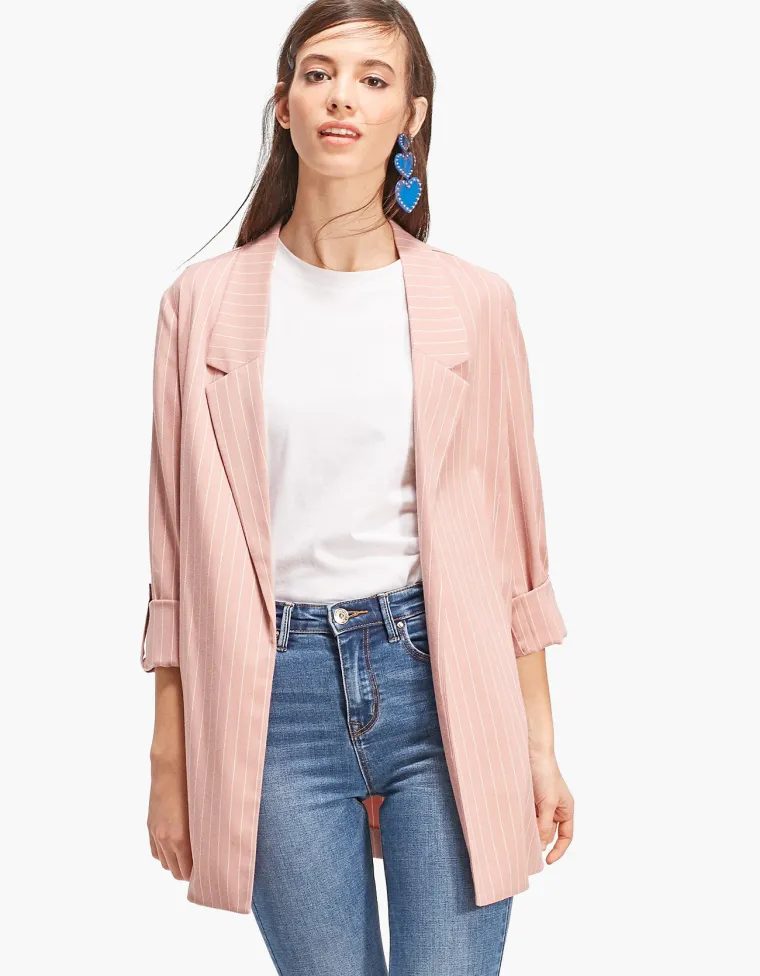 Lepršavi pink blazer s prugicama, Stradivarius, 199,90 kuna