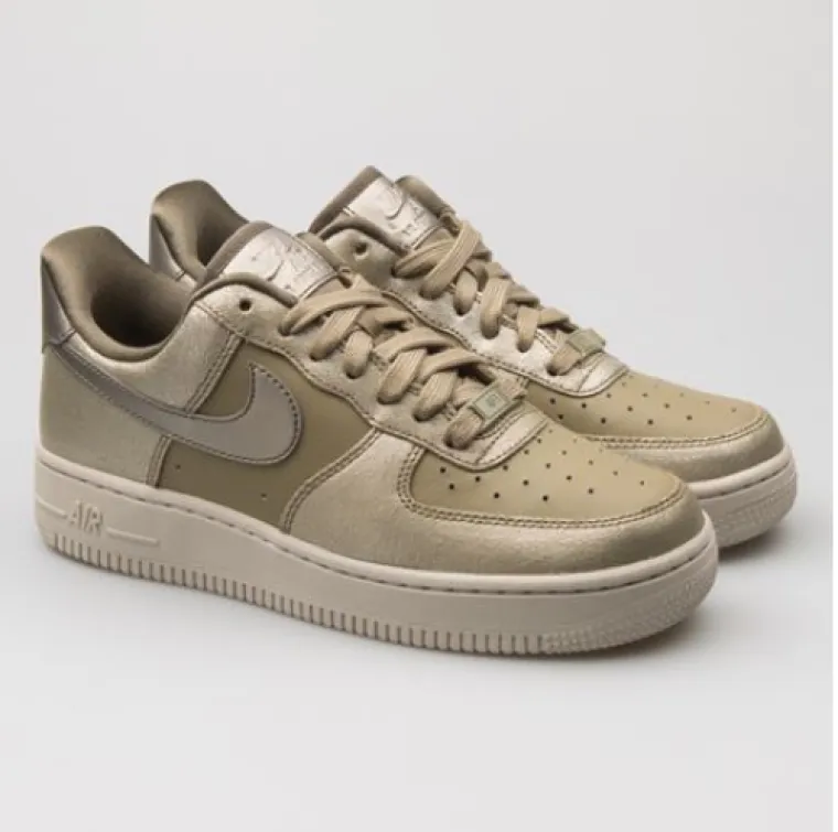 Nike Air Force 1 tenisice sa svjetlucavim dijelovima, Shooster, 839,00 kuna