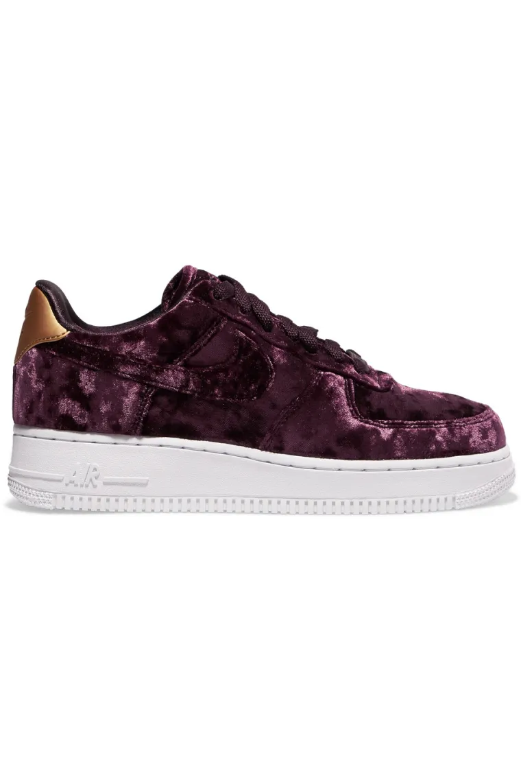 Baršunaste Nike Air Force 1 tenisice s metalik odsjajem, Net-a-Porter, 662,54 kune