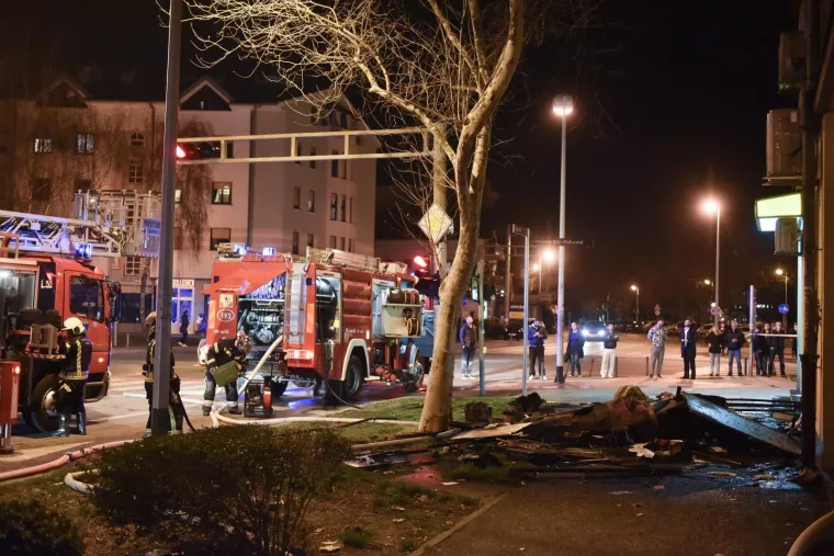 POŽAR U &Scaron;PANSKOM: Vatra izbila na drugom katu, interveniralo vi&scaron;e vatrogasnih vozila