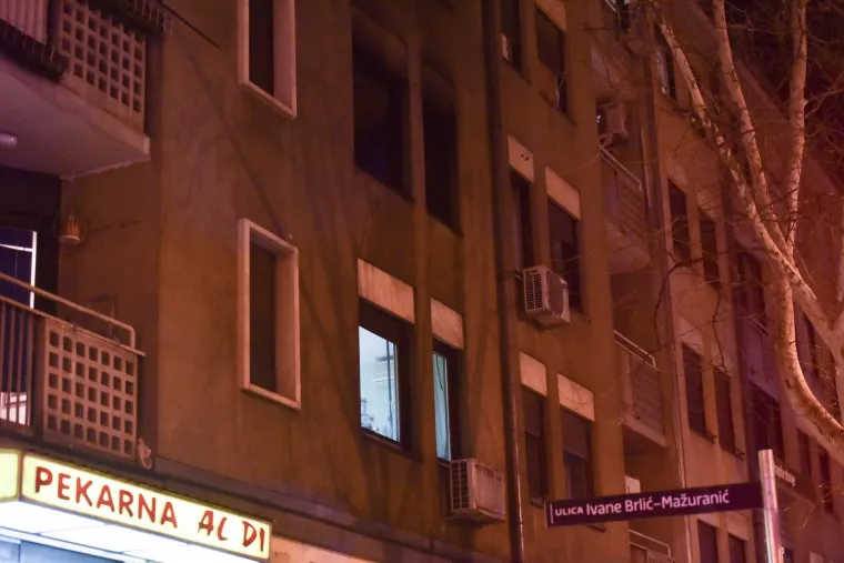 POŽAR U &Scaron;PANSKOM: Vatra izbila na drugom katu, interveniralo vi&scaron;e vatrogasnih vozila