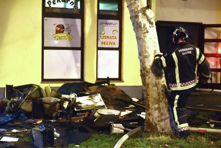 POŽAR U &Scaron;PANSKOM: Vatra izbila na drugom katu, interveniralo vi&scaron;e vatrogasnih vozila