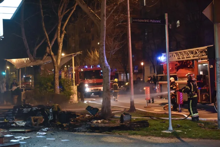 POŽAR U &Scaron;PANSKOM: Vatra izbila na drugom katu, interveniralo vi&scaron;e vatrogasnih vozila