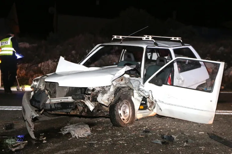 Stravična nesreća na Jadranskoj magistrali: jedna osoba ozlijeđena u sudaru dva osobna automobila