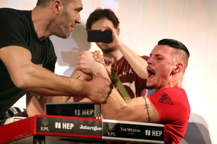 Pogledajte tko ima najjaču desnicu u Hrvatskoj: u Sinju održano državno prvenstvu u obaranju ruke