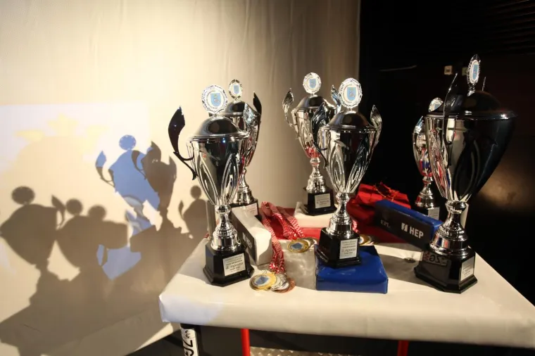 Pogledajte tko ima najjaču desnicu u Hrvatskoj: u Sinju održano državno prvenstvu u obaranju ruke