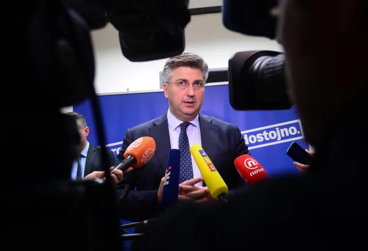 ZAVR&Scaron;IO MARATONSKI SASTANAK HDZ-ovaca: Premijer Plenković obratio se javnosti vezano za Istanbulsku konvenciju
