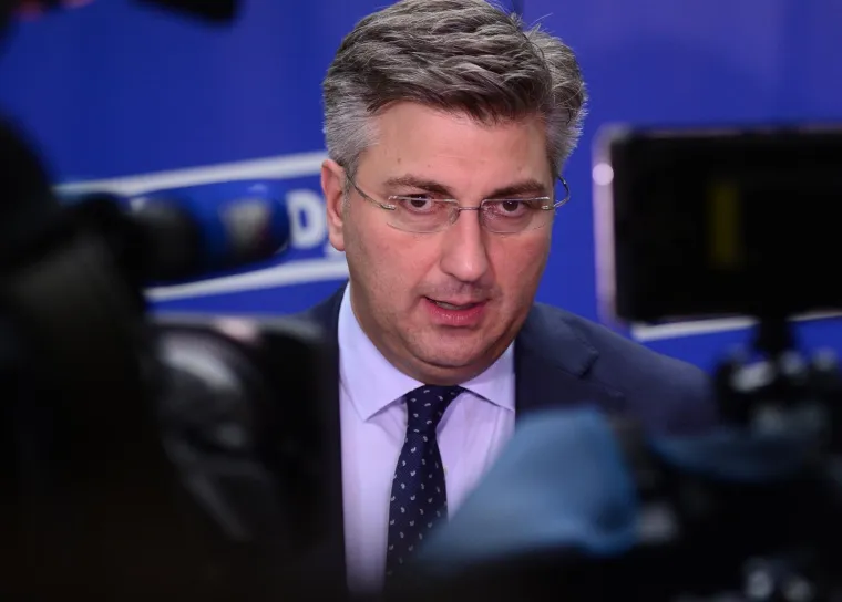 ZAVR&Scaron;IO MARATONSKI SASTANAK HDZ-ovaca: Premijer Plenković obratio se javnosti vezano za Istanbulsku konvenciju
