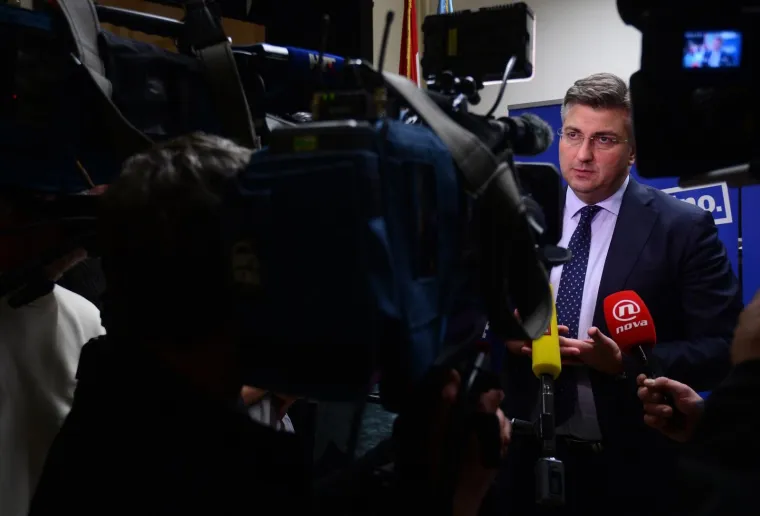 ZAVR&Scaron;IO MARATONSKI SASTANAK HDZ-ovaca: Premijer Plenković obratio se javnosti vezano za Istanbulsku konvenciju