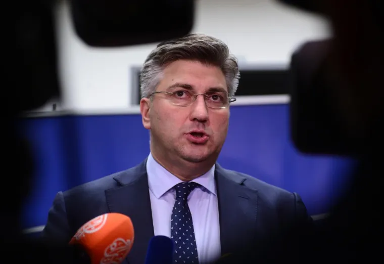 ZAVR&Scaron;IO MARATONSKI SASTANAK HDZ-ovaca: Premijer Plenković obratio se javnosti vezano za Istanbulsku konvenciju