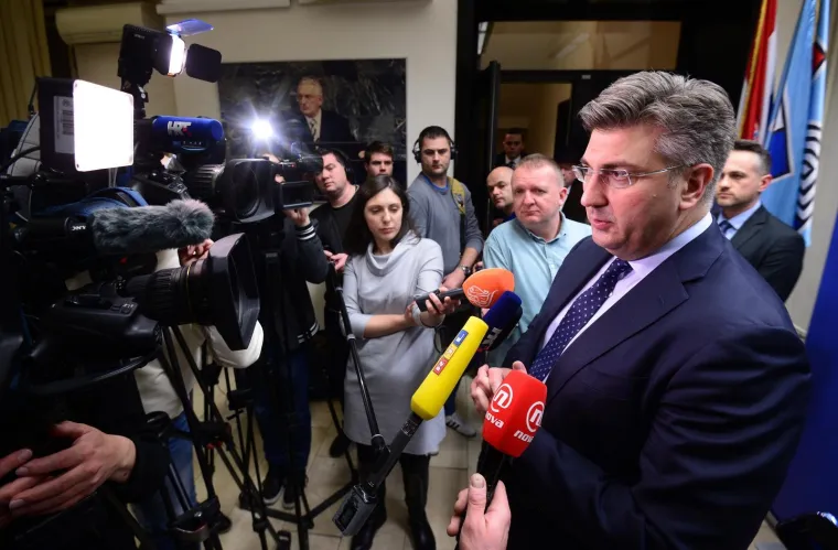 ZAVR&Scaron;IO MARATONSKI SASTANAK HDZ-ovaca: Premijer Plenković obratio se javnosti vezano za Istanbulsku konvenciju