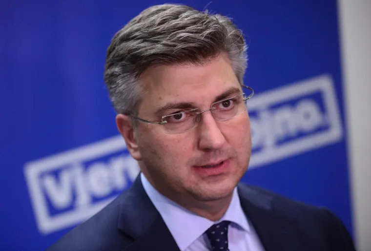 Premijer Andrej Plenković daje izjavu nakon sastanaka Predsjedni&scaron;tva HDZ-a o ratifikaciji Istanbulske konvencije