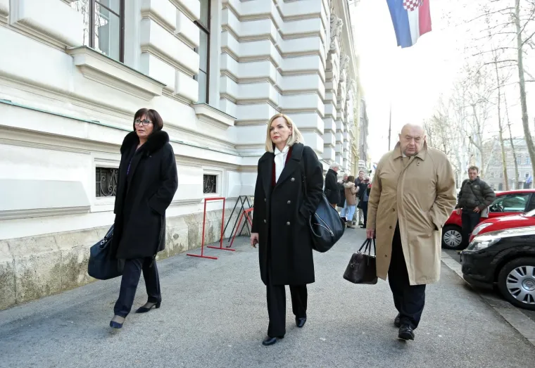 Pogledajte s kime se dotjerana Marina Lovrić Merzel danas pojavila na zagrebačkom sudu