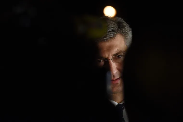 Sastanak Kluba zastupnika HDZ-a na čelu s premijerom Plenkovićem